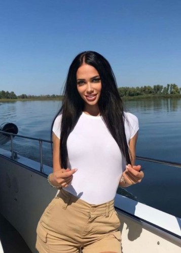 Аня, Г. Троицк